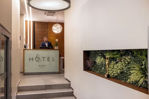 Hôtel 66, Reception