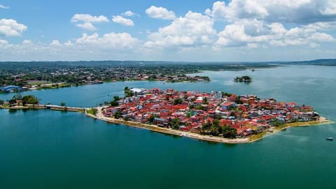 Hotel Casa Flores De Tikal