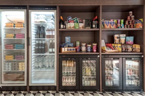 Staybridge Suites London Heathrow - Bath Road by IHG