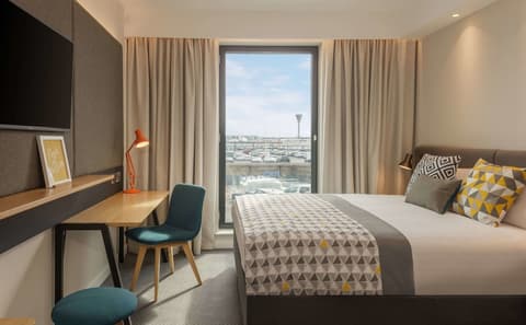 Holiday Inn London Heathrow - Bath Road by IHG