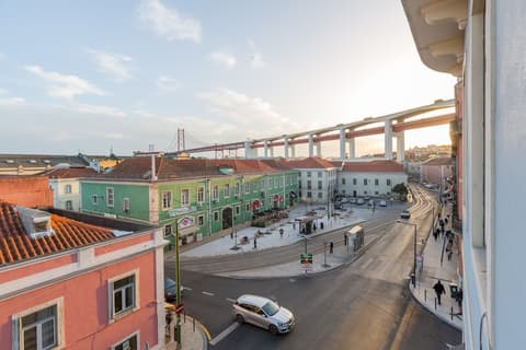 C&O Guest House Lisbon, Street view