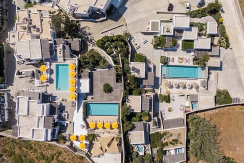 Mykonos Drops, Front of property