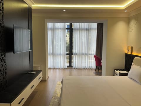 Karim Parkside Hotel