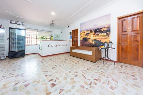 Hotel Ayenda Casa Cano 1805, Interior entrance