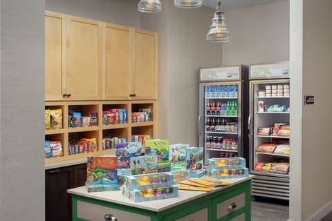 Homewood Suites by Hilton Austin Downtown, Snack bar