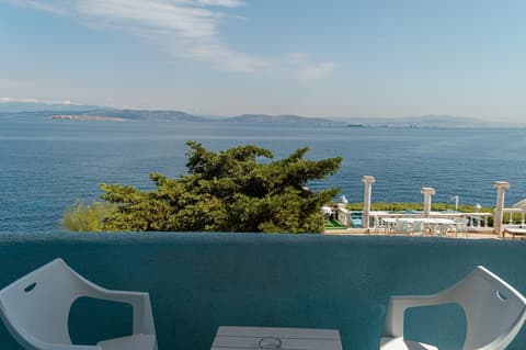 Mistral Apartments Aegina