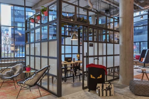 Moxy Frankfurt City Center, Property amenity