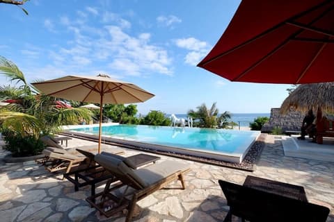 Mario Hotel and Cafe, Pool