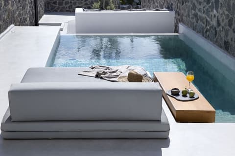 June Twenty Suites, Room