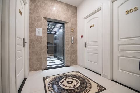 Bin Bin Hotel 4 - Near Sunrise City D7, Interior entrance