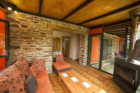 O Acivro Aloxamentos Rurais