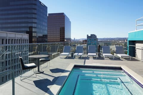 AC Hotel by Marriott Beverly Hills, Pool
