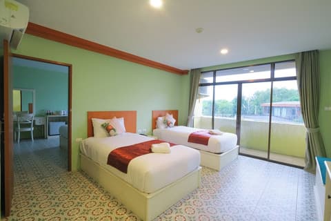 ROYAL PINEAPPLE HOTEL | A Welcome to Wealth and Good Fortune, Room