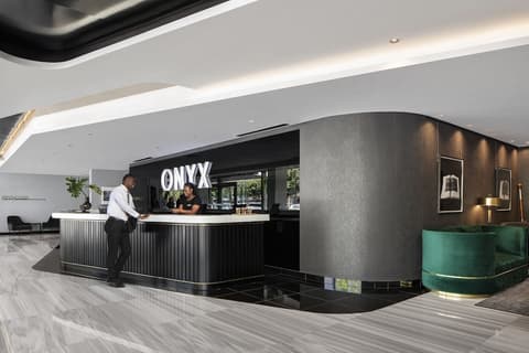The Onyx Apartment Hotel by NEWMARK, Reception