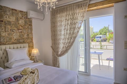 G&K Stone Suites