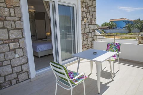 G&K Stone Suites