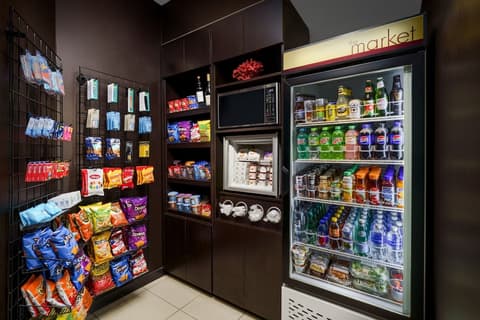 Courtyard by Marriott Miami at Dolphin Mall