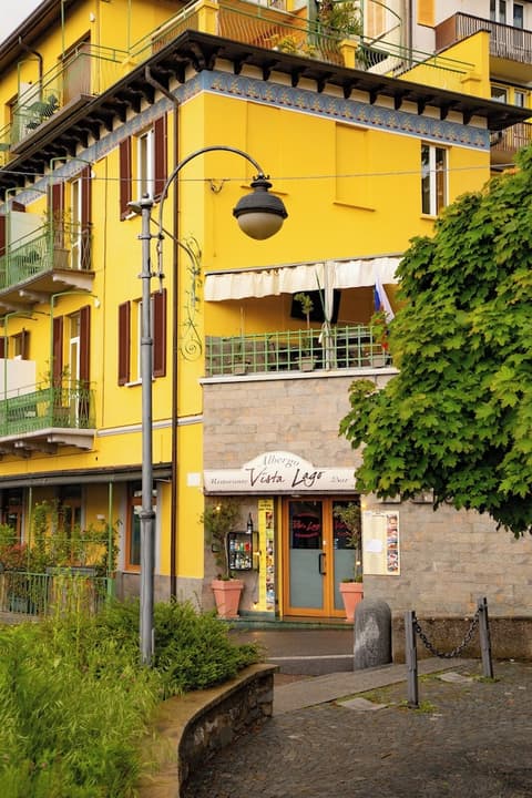 Albergo Vista Lago, Front of property