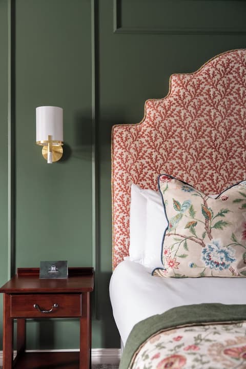 The Harbourview Hotel