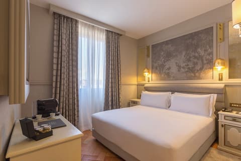 Donna Camilla Savelli – VRetreats, Room