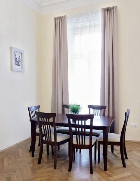 RiverView Palace Apartments