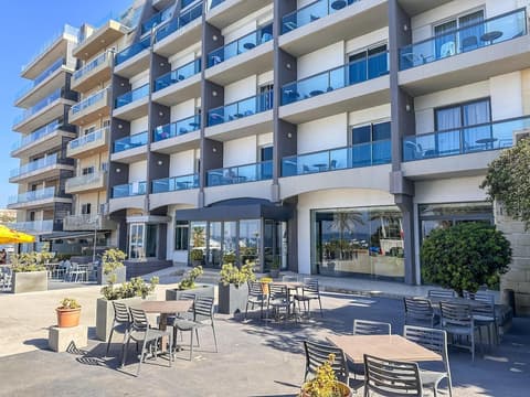 AX Sunny Coast Resort & Spa