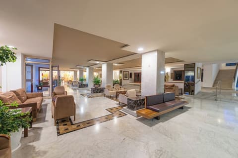 Apartamentos Siesta I, Reception