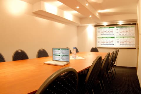 Dom Casimi, Meeting facility