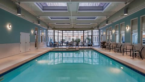 Hilton Richmond Downtown, Pool