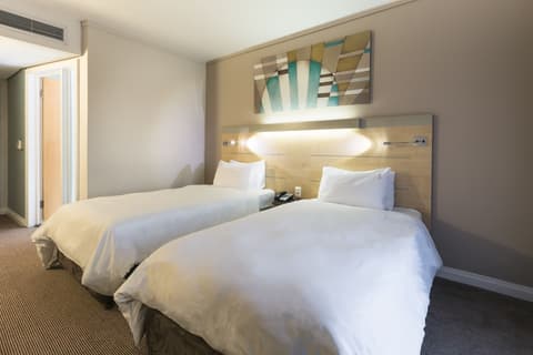 Holiday Inn Express Sandton Woodmead by IHG, Room