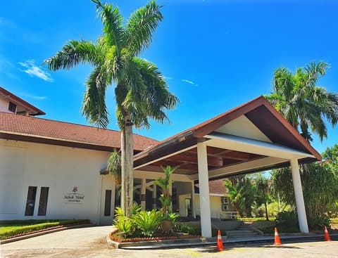 Sabah Hotel Sandakan, Property entrance