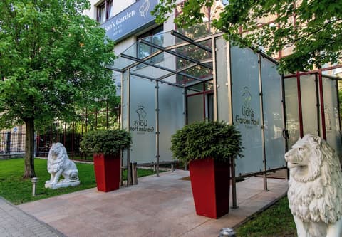 Lions Garden Hotel