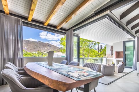 Mimosa Lodge, Living area