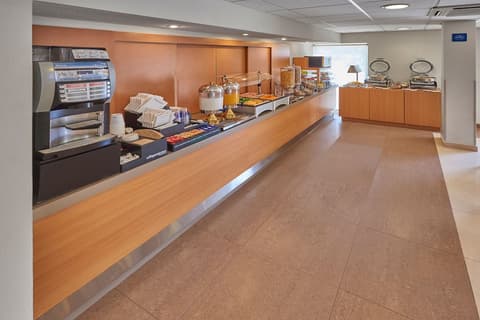 City Express by Marriott Mazatlán, Breakfast meal