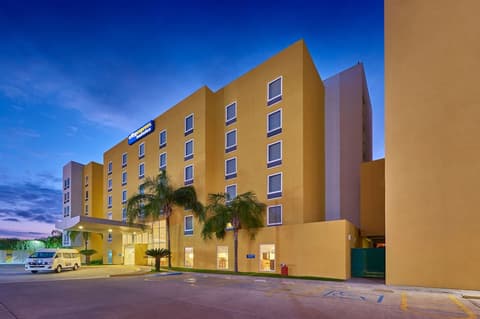City Express by Marriott Mazatlán, Exterior