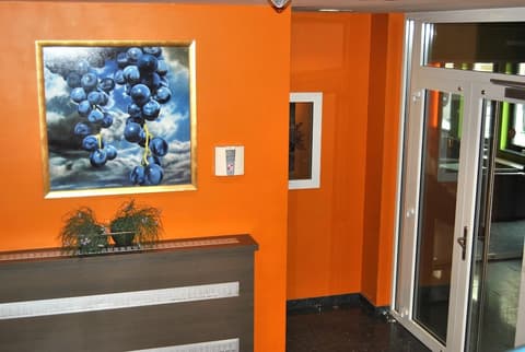 Wellness Apart Hotel, Interior entrance