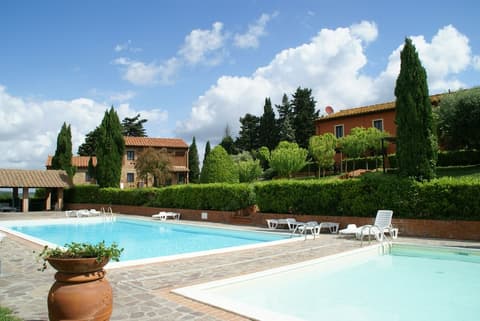 Tenuta Castellare di Tonda, Outdoor pool