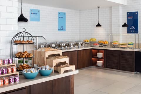 Holiday Inn Express Dubai Jumeirah by IHG