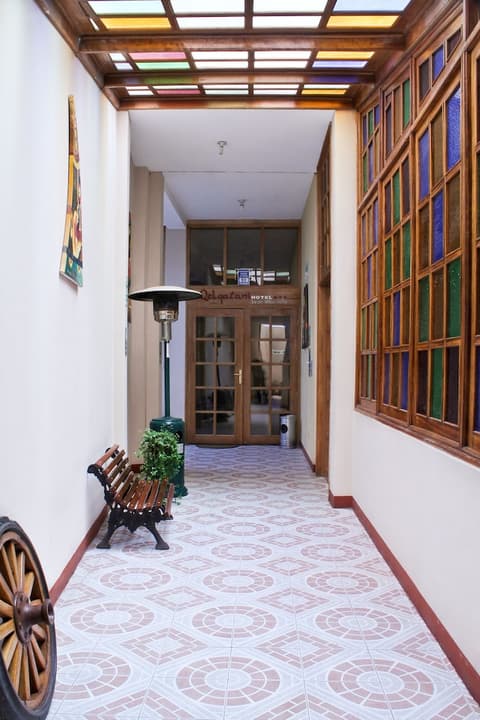 Qelqatani Hotel, Hallway