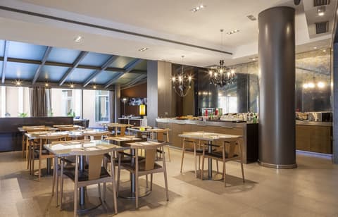 Hotel Porcel Torneo, Breakfast area