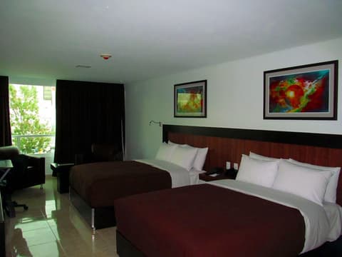 Hotel & Suites PF, Room
