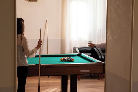 PHI Hotel Astoria, Billiards