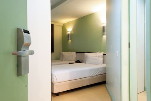 Master Curitiba, Room