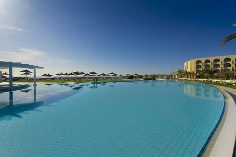 Iberostar Waves Averroes, Outdoor pool