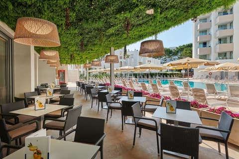 Hipotels Bahía Grande Aparthotel