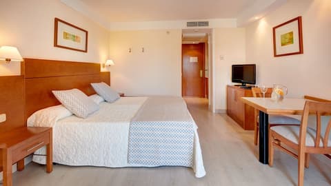 Hipotels Bahía Grande Aparthotel