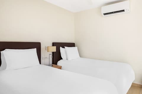 Sunset Harbour Club, Room