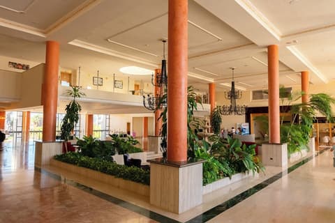 Grand Muthu Golf Plaza Hotel