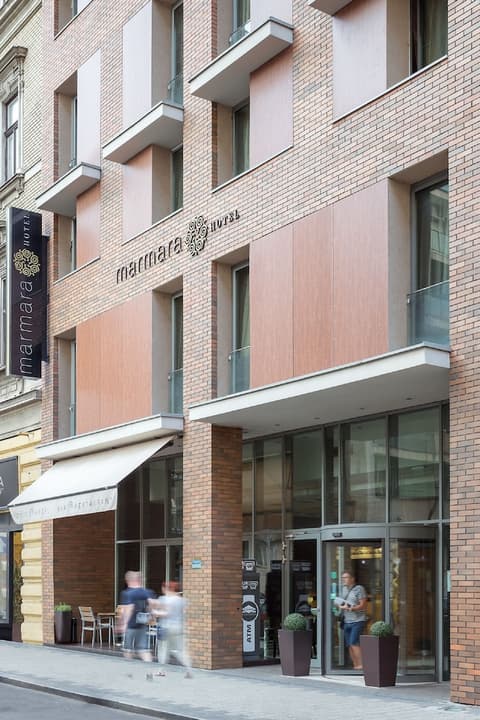 Marmara Hotel Budapest, Property entrance