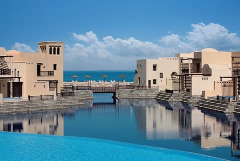 The Cove Rotana Resort, Pool